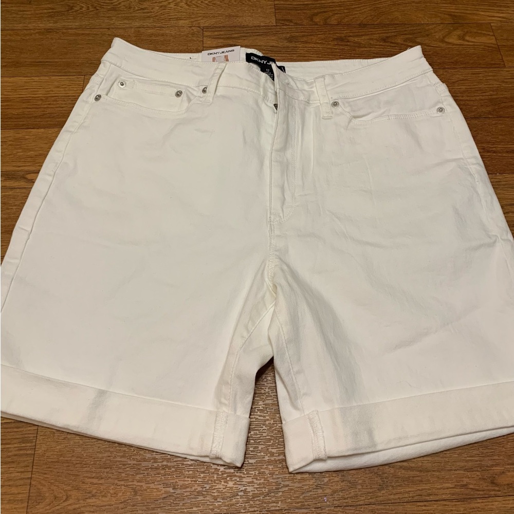 Women’s Dkny White Jean Shorts with Cuffed Hems Size 12 NWT